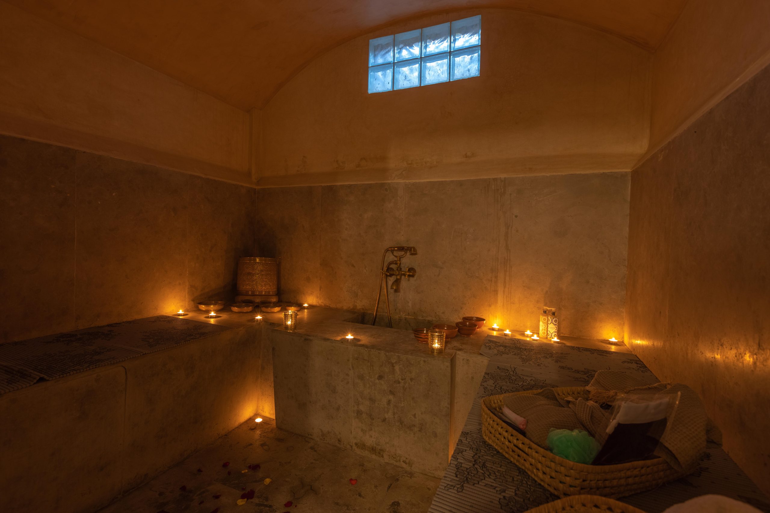 IMMERGEZ-VOUS DANS L'EXPÉRIENCE DU SPA MAROCAIN